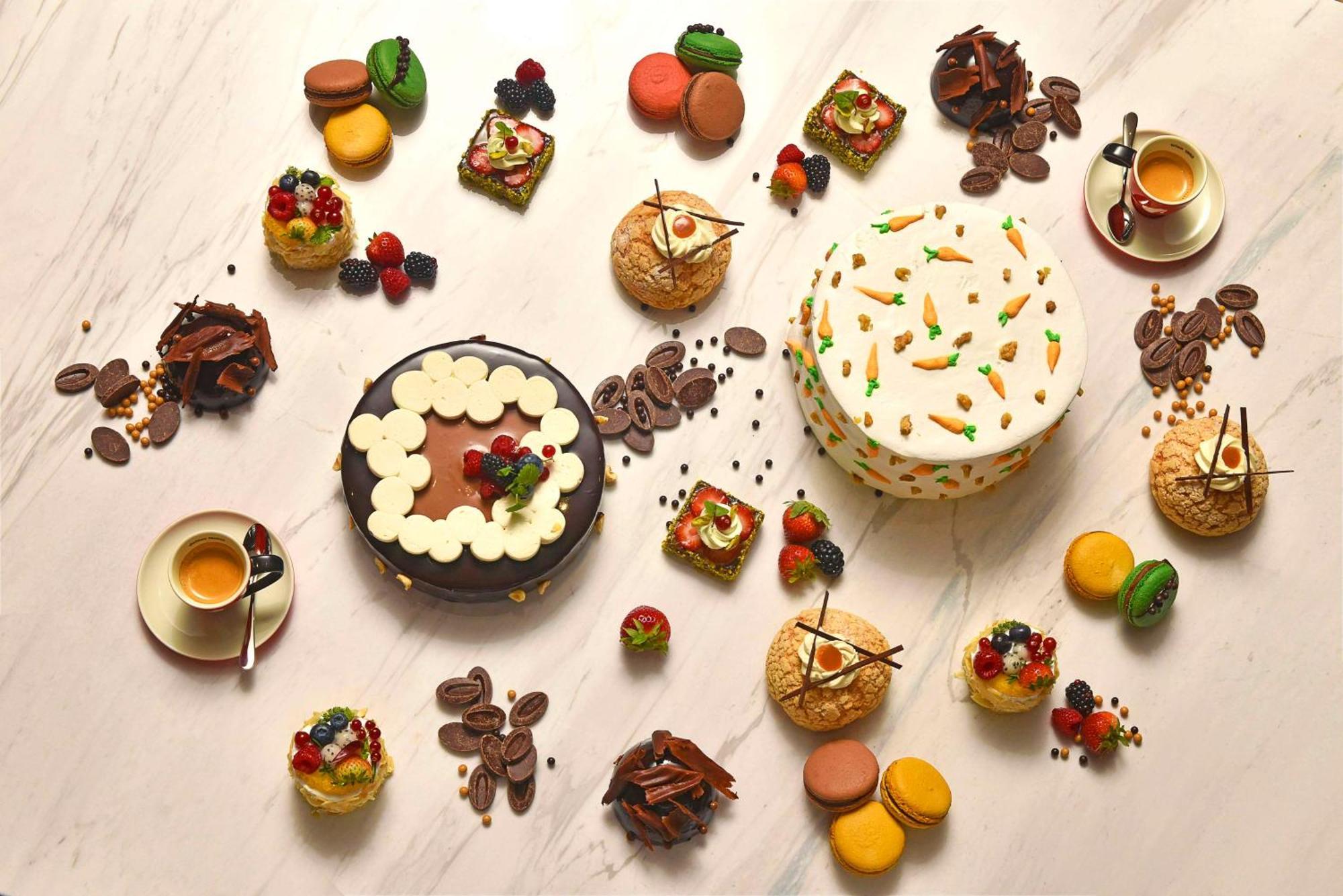 Hilton Bahrain Hotel มานามา ภายนอก รูปภาพ A selection of desserts