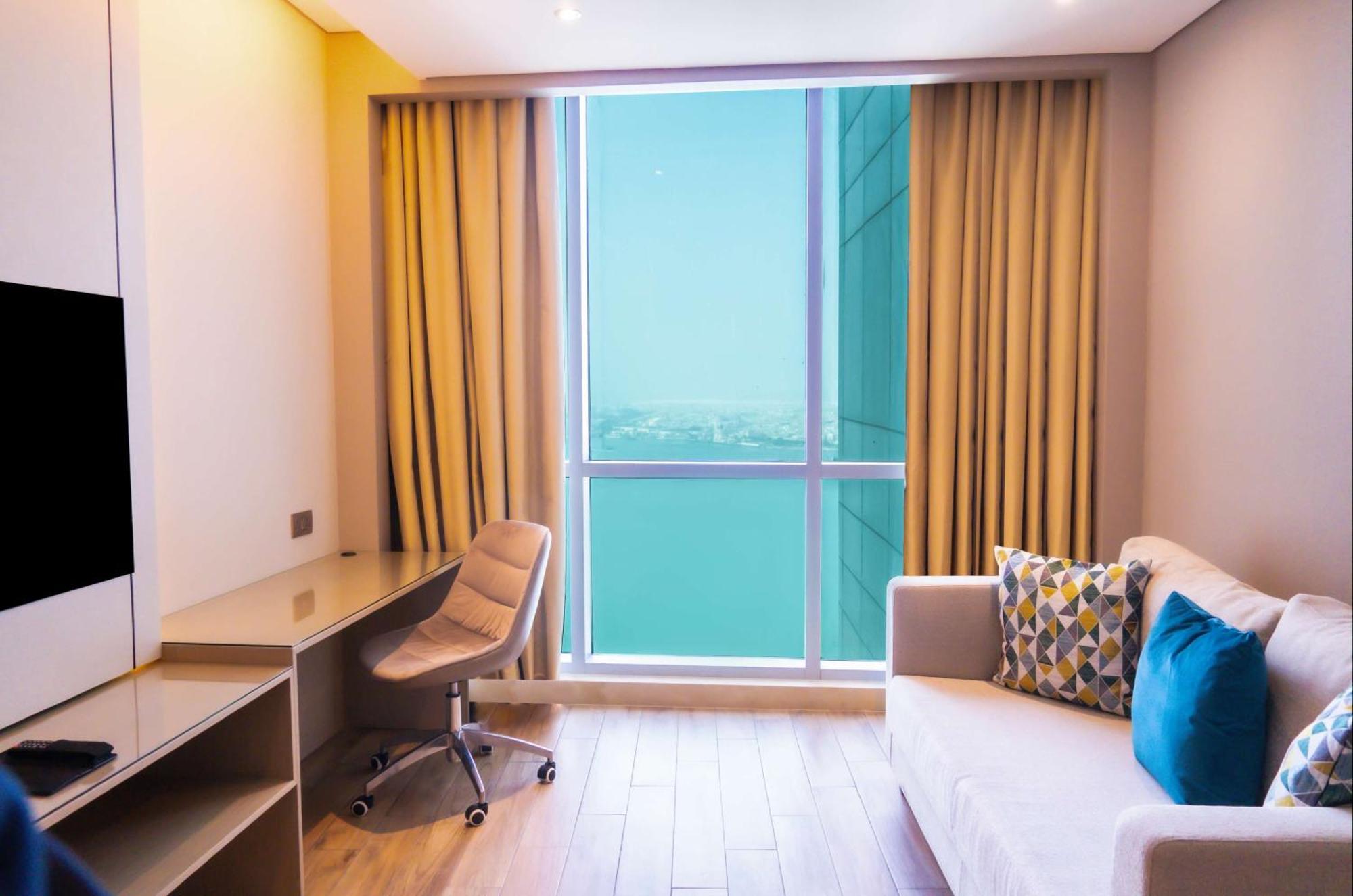 Hilton Bahrain Hotel มานามา ภายนอก รูปภาพ A room at the hotel
