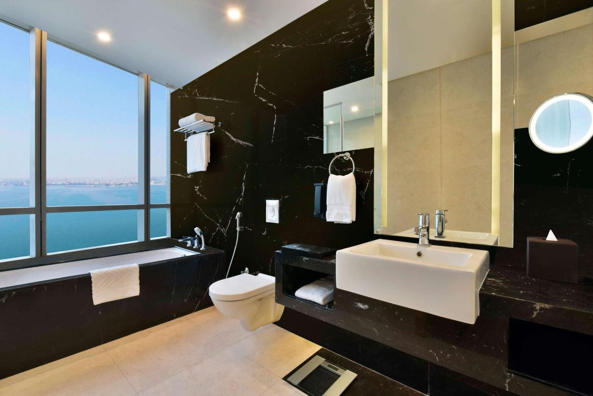 Hilton Bahrain Hotel มานามา ภายนอก รูปภาพ
